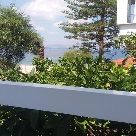 Per Mare Villa Loutra Oraias Elenis Bagian luar foto
