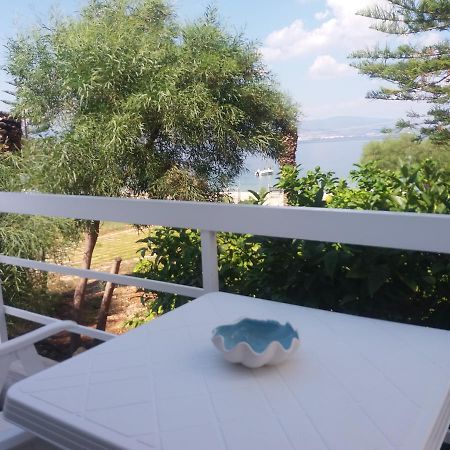Per Mare Villa Loutra Oraias Elenis Bagian luar foto
